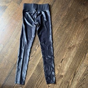 Carbon38 High-Rise Legging in Takara Shine - Black - XS